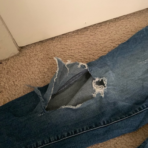 American Rag Distressed Jeans size 9 - Picture 3 of 8